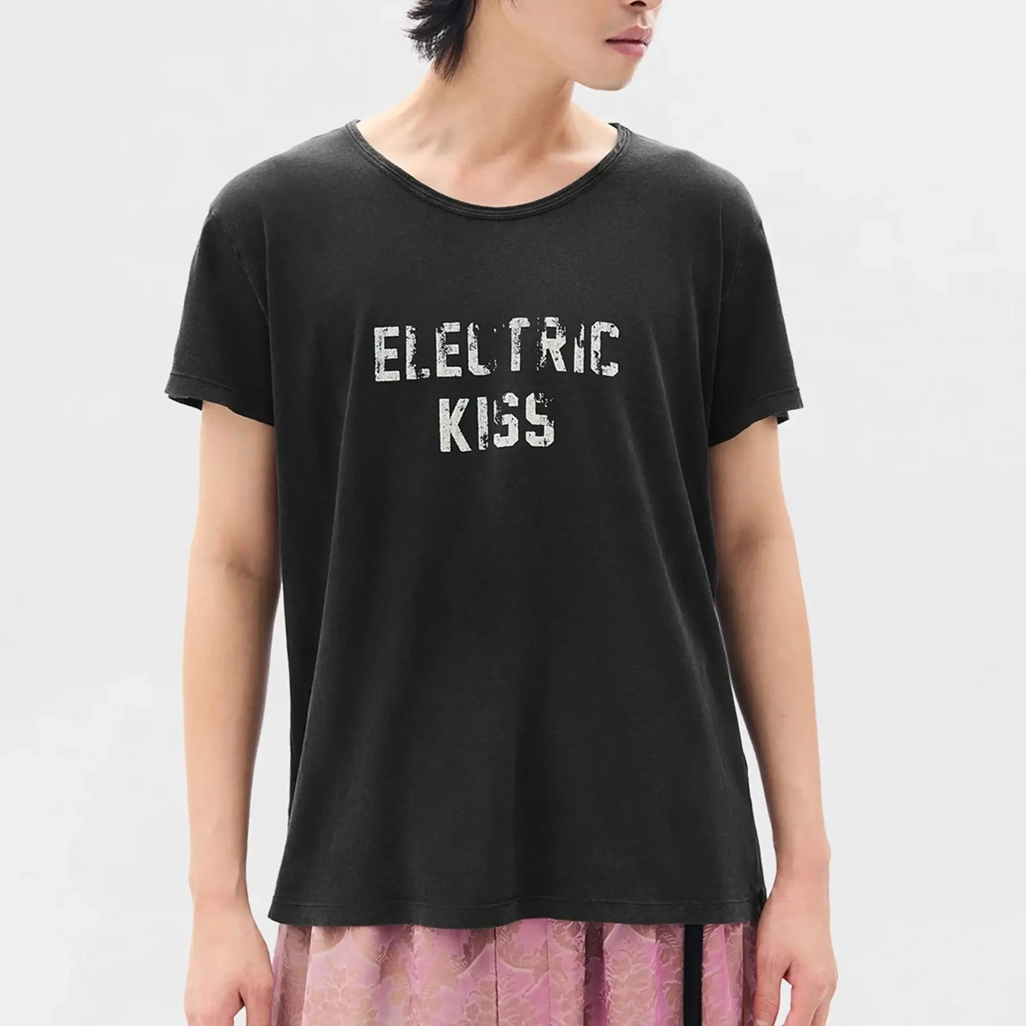 Idar Electric Kiss Cropped Standard Fit T-Shirt