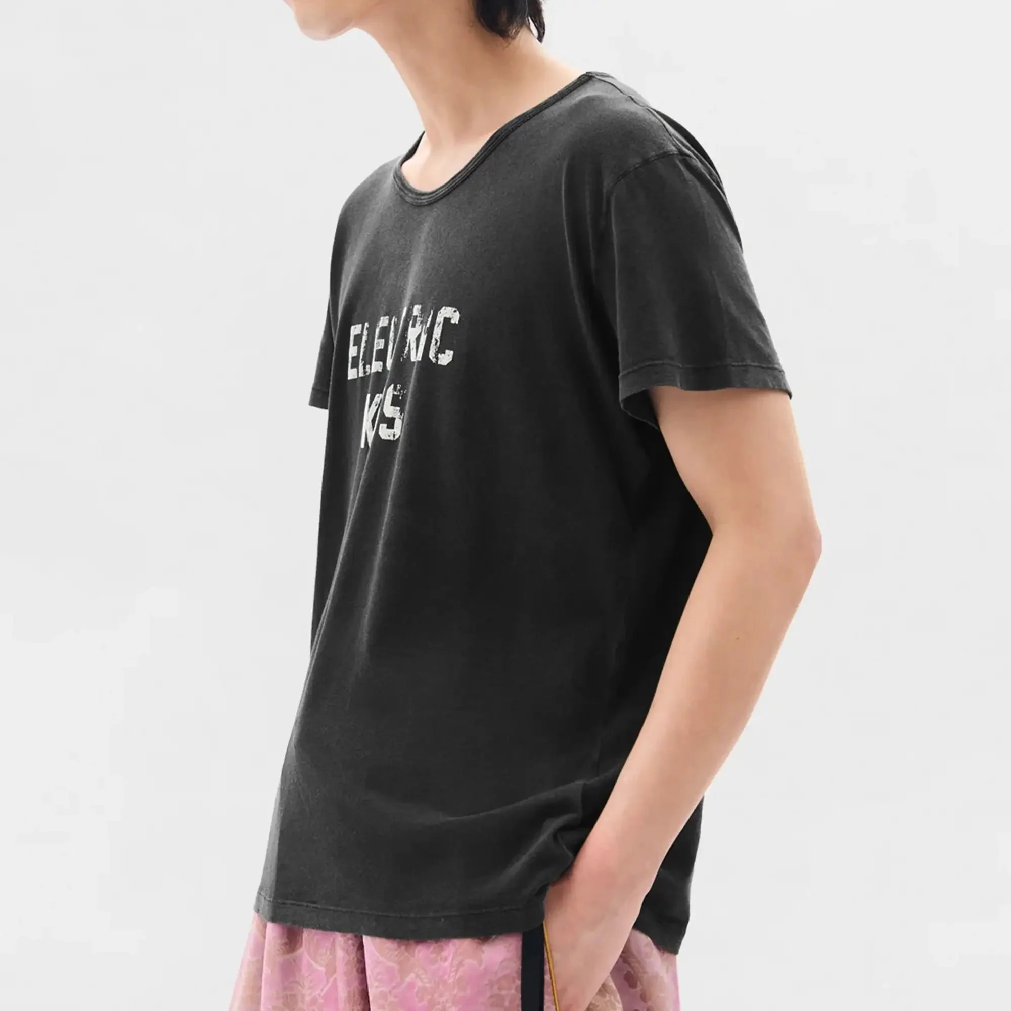 Idar Electric Kiss Cropped Standard Fit T-Shirt - Image 2