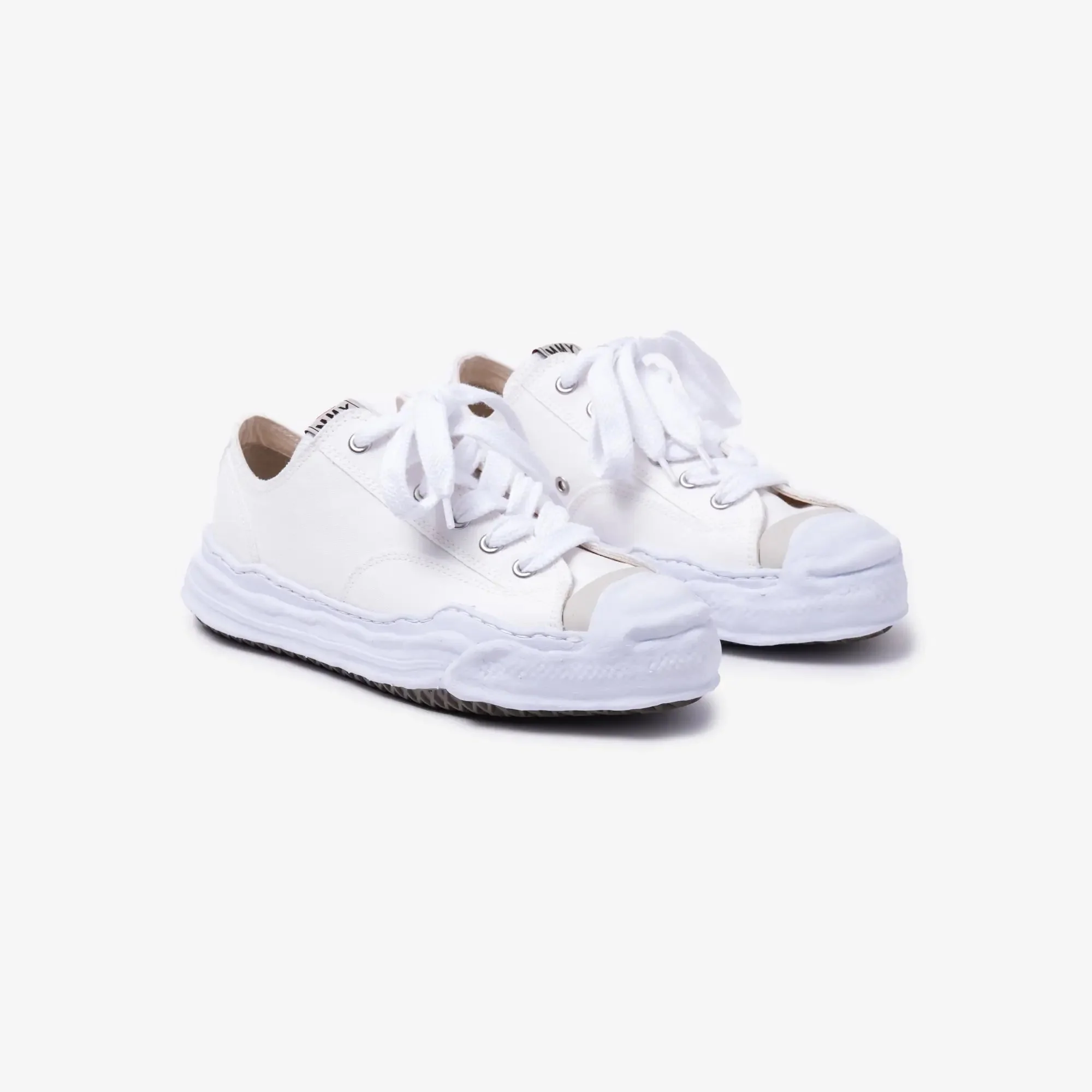 Hank Canvas Low-Top White Sneakers