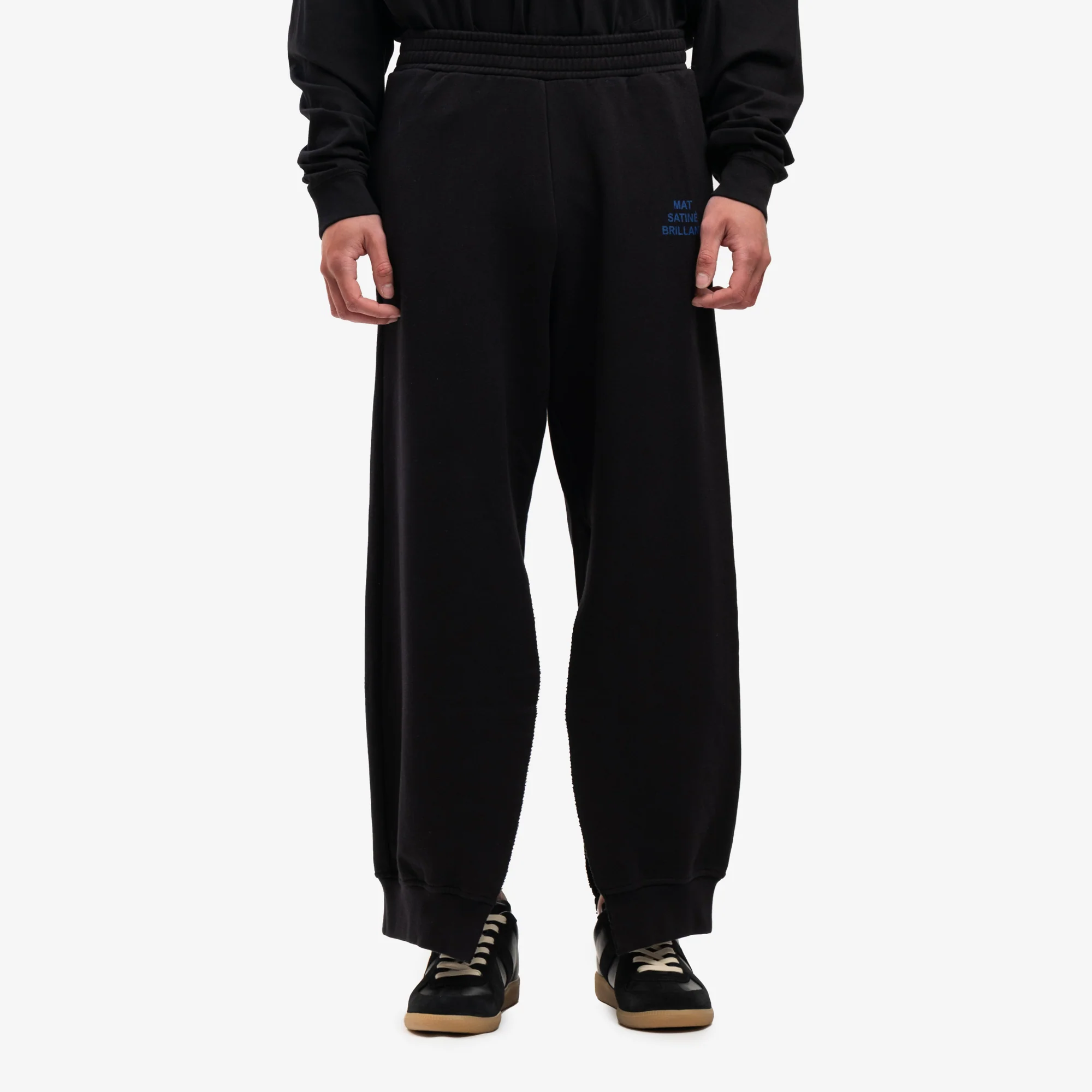 Inner Slit Sweatpants